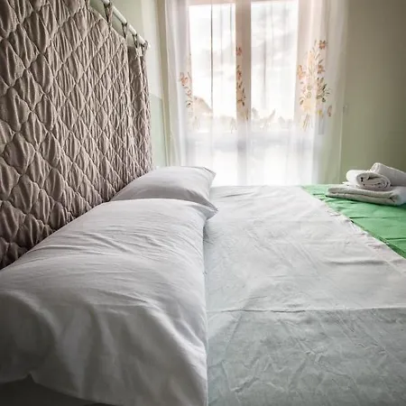 Pascale - - Bed & Breakfast